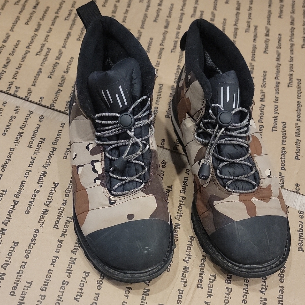Holden Women's Black and Brown Lace Up Boots